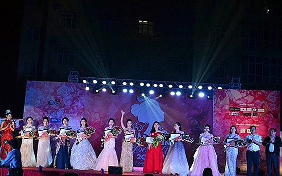 Nữ sinh Đại học TN&MT Hà Nội đăng quang “HUNRE BEAUTY 2018” nu sinh dai hoc tnmt ha noi dang quang hunre beauty 2018