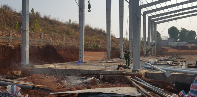 Hiện trường nơi xảy ra vụ tai nạn lao động khiến 2 người chết, 1 người bị thương