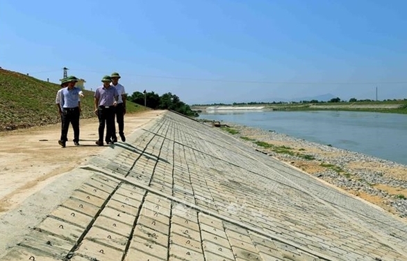 Chủ động phòng ngừa, ngăn chặn và xử lý vi phạm pháp luật về đê điều, thủy lợi