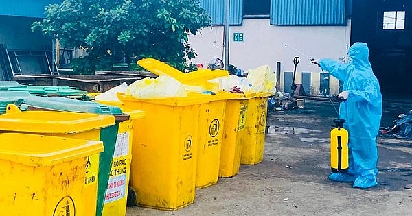 Quận, huyện của Hà Nội phải có nơi quản lý tạm thời rác thải của F0 điều trị tại nhà.