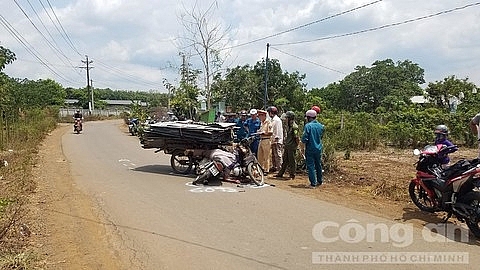 dam vao xe tu che cho ton nguoi dan ong bi cua co tu vong