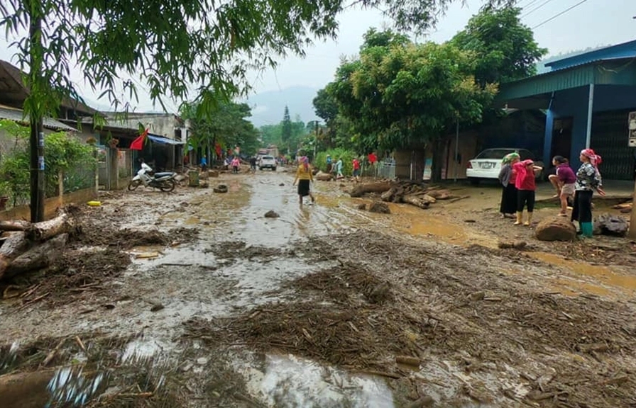 Thủ tướng yêu cầu các địa phương khắc phục hậu quả và ứng phó với mưa lũ