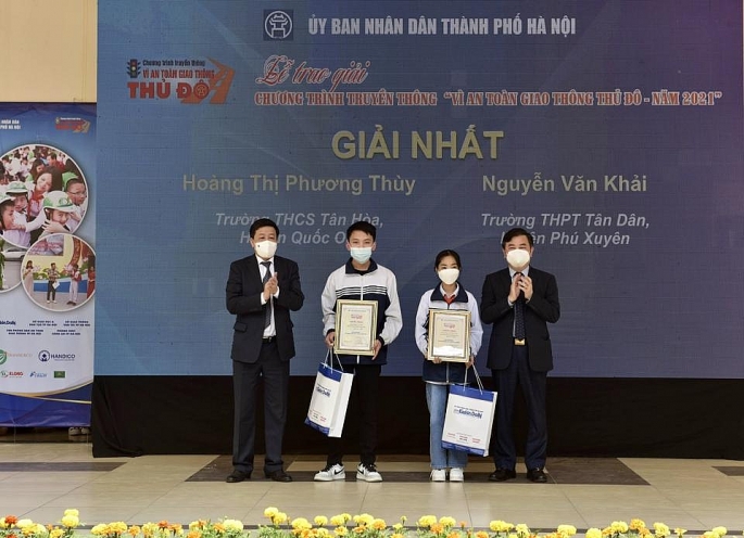 Phát động Chương trình truyền thông ''Vì An toàn giao thông Thủ đô'' năm 2022