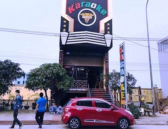 nam thanh nien dam chet nhan vien quan karaoke o quat lam vi khong tim thay xe may