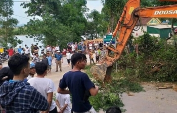 Sập giếng đào ở Nghệ An, 3 người bị vùi lấp