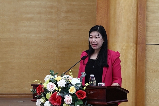  Bà Nguyễn Lan Hương - Chủ tịch Ủy ban MTTQ Việt Nam TP Hà Nội trình bày chương trình hành động nếu được cử tri tín nhiệm bầu làm đại biểu HĐND TP nhiệm kỳ 2021 - 2026.