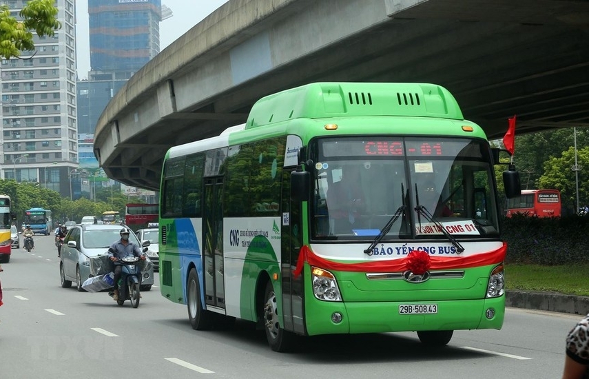 Hà Nội mở rộng vùng phục vụ 2 tuyến buýt sử dụng năng lượng sạch