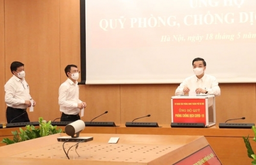 Cơ quan Văn phòng UBND TP Hà Nội ủng hộ Quỹ phòng, chống dịch Covid-19