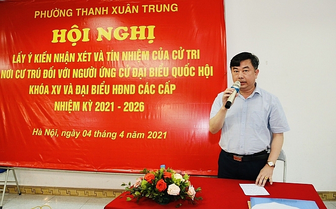 Tổng Biên tập báo Kinh tế & Đô thị Nguyễn Minh Đức cam kết, nếu trúng cử sẽ thực hiện tốt vai trò người đại biểu dân cử, gần dân, sát dân; xem xét, phản hồi các ý kiến, kiến nghị lên các cấp, ban ngành để bảo vệ quyền và lợi ích hợp pháp của cử tri