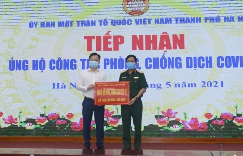 Thành phố Hà Nội tiếp nhận hơn 320 triệu đồng ủng hộ phòng chống dịch Covid-19