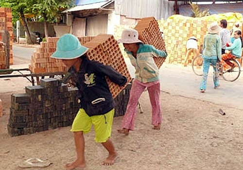 Xử lý nghiêm các vi phạm pháp luật về sử dụng lao động trẻ em Xử lý nghiêm các vi phạm pháp luật về sử dụng lao động trẻ em