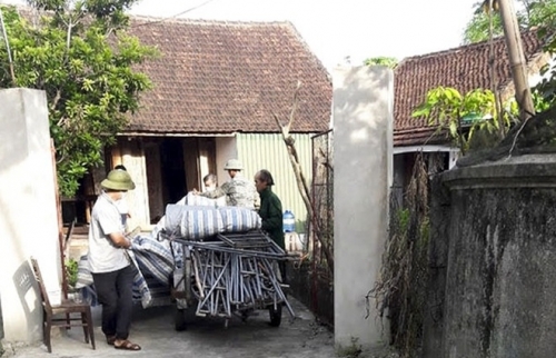 Phát hiện mẹ già 87 tuổi cùng anh trai tử vong bên giếng nước