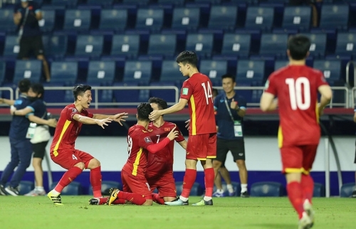 Việt Nam 4-0 Indonesia: "Những cơn lốc đỏ" nhấn chìm xứ vạn đảo