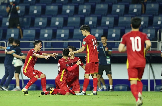 Việt Nam 3-0 Indonesia (hiệp 2): Công Phượng ghi bàn, Indonesia "vỡ trận"
