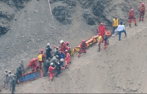 Xe buýt chở thợ mỏ lao xuống hẻm núi, ít nhất 26 người thiệt mạng