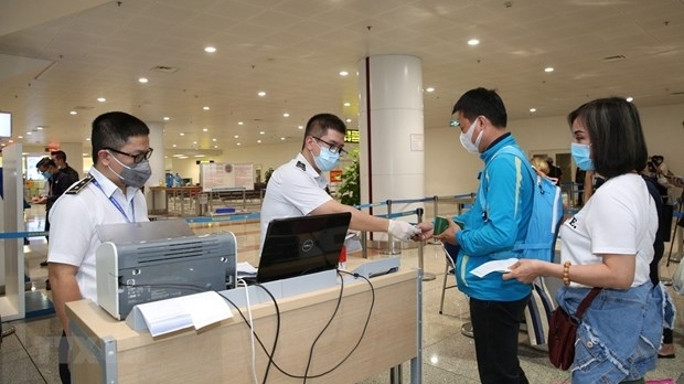 Hành khách trên chuyến bay đi/đến TP HCM phải có giấy xét nghiệm âm tính SARS-CoV-2