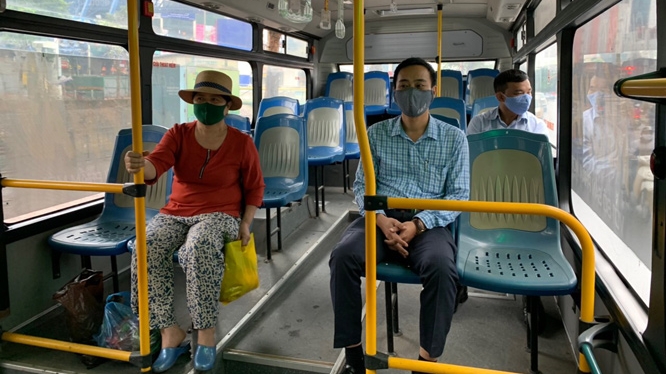 Từ 16-3, xe buýt trợ giá của Hà Nội giảm 15% tần suất vận hành