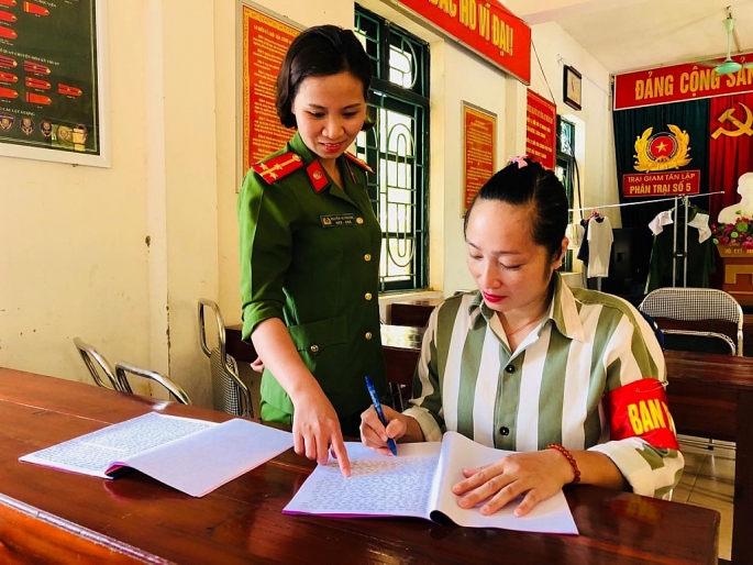 Bài viết của phạm nhân Bùi Thị Thu Hằng được Ban giám thị trại giam đánh giá cao, có tính tuyên truyền, giáo dục