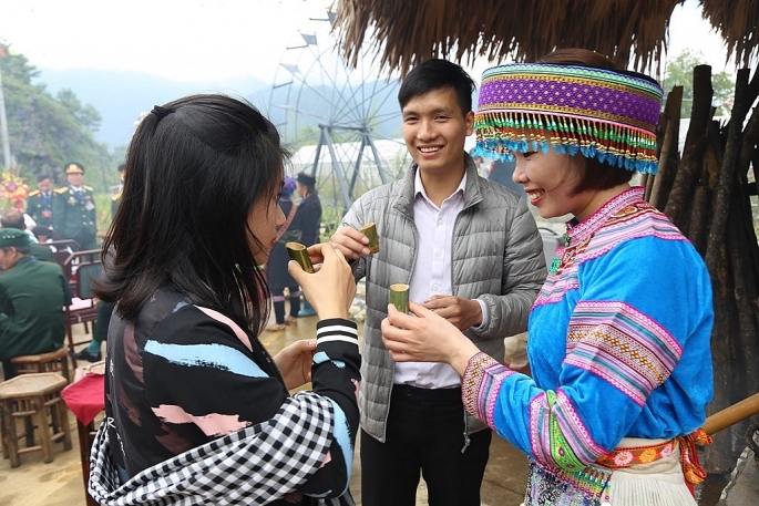 Trăm món ngon, ngàn điều thú vị ở Lễ hội ẩm thực và không gian văn hóa Tây Bắc tram mon ngon ngan dieu thu vi o le hoi am thuc va khong gian van hoa tay bac