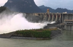 Chiều nay đóng 1 cửa xả đáy hồ thủy điện Tuyên Quang