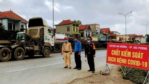 Hải Phòng kiểm soát chặt chẽ người và phương tiện vận tải hàng hóa vào thành phố