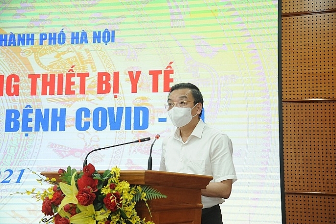 Chủ tịch UBND TP Chu Ngọc Anh phát biểu tại lễ tiếp nhận