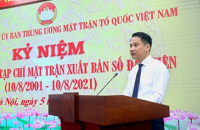 Phó Tổng Biên tập phụ trách Tạp chí Mặt trận Trương Thành Trung phát biểu tại buổi lễ.