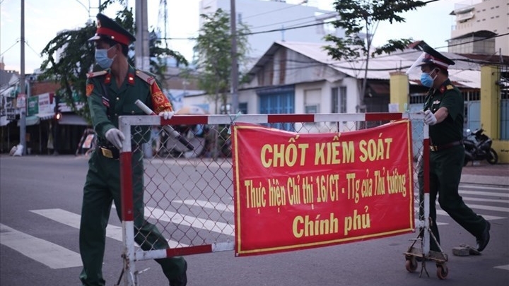 Các địa phương chủ động quyết định tiếp tục giãn cách theo Chỉ thị 16