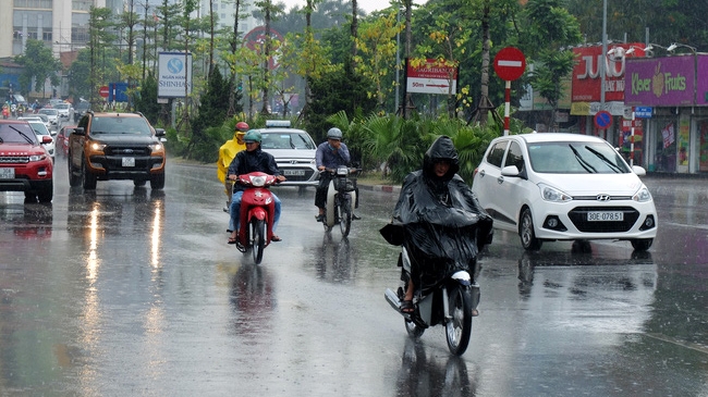 Bắc Bộ có mưa rào và dông, đề phòng lốc sét và gió giật mạnh