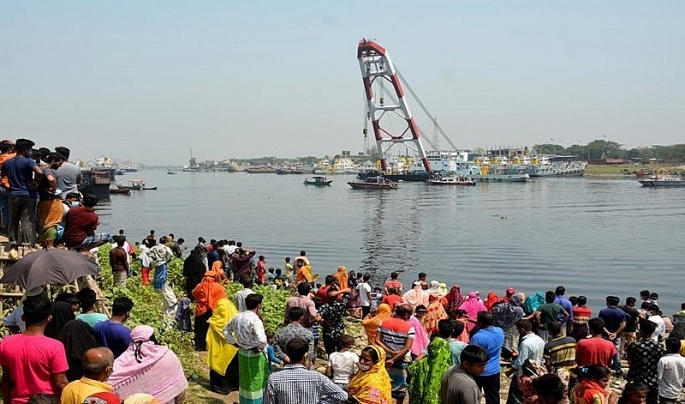 Hiện trường một vụ tai nạn tàu thủy tại Bangladesh