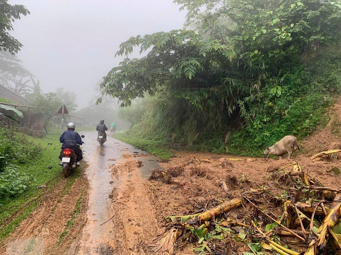 Vùng núi có nguy cơ xảy ra lũ quét, sát lở đất; khu vực đồng bằng và ven biển Bắc Bộ tiếp tục có mưa rào và dông.