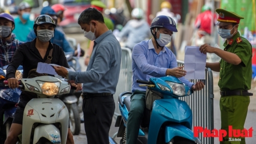 Hà Nội triển khai thêm 39 chốt kiểm soát tại các tuyến đường ra, vào "vùng đỏ"