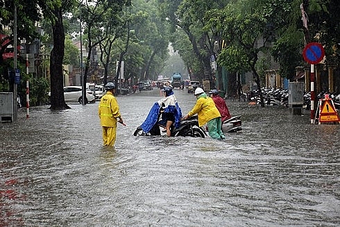 Hà Nội: Thường xuyên cập nhật thông tin về diễn biến mưa bão, thiên tai