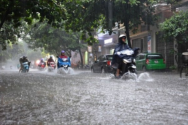Các tỉnh từ Thanh Hóa đến Thừa Thiên-Huế nhiều mây, phía Bắc (Thanh Hóa-Quảng Bình) có mưa vừa, mưa to, có nơi mưa rất to