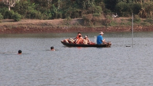 Làm rõ nguyên nhân tử thi ở ven hồ…