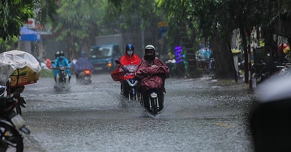 Nhiều khu vực trên cả nước có mưa dông, đề phòng thời tiết nguy hiểm