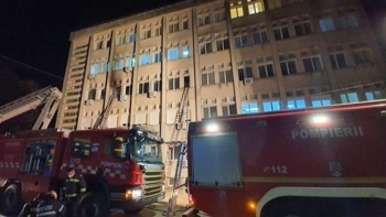 Cháy bệnh viện điều trị Covid-19, 9 người thiệt mạng
