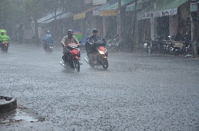 Nhiều khu vực tiếp tục mưa dông, có nơi mưa to kèm thời tiết nguy hiểm