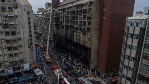 Cháy tòa chung cư cao 13 tầng, ít nhất 46 người chết