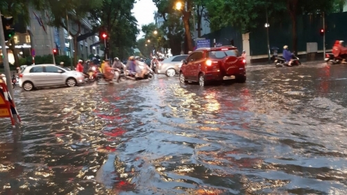 Hà Nội triển khai công tác ứng phó sự cố môi trường do ảnh hưởng của cơn bão số 8