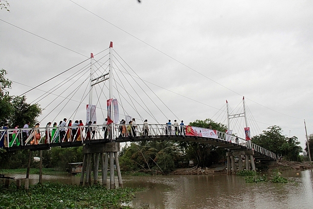 hang ngan nguoi dan ben tre long an nhan qua tet tu tan hiep phat