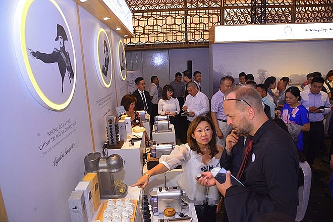 Trung Nguyên Legend giới thiệu sản phẩm mới: Viên nén cà phê rang xay - hội tụ ba nền văn minh cà phê thế giới trung nguyen legend gioi thieu san pham moi vien nen ca phe rang xay hoi tu ba nen van minh ca phe the gioi