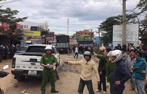 Xe tải tông hàng loạt ô tô và xe máy, 2 phụ nữ tử vong