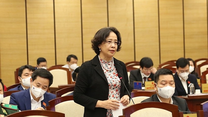  ĐB Nguyễn Lan Hương (tổ ĐB huyện Quốc Oai) phát biểu tại phiên thảo luận