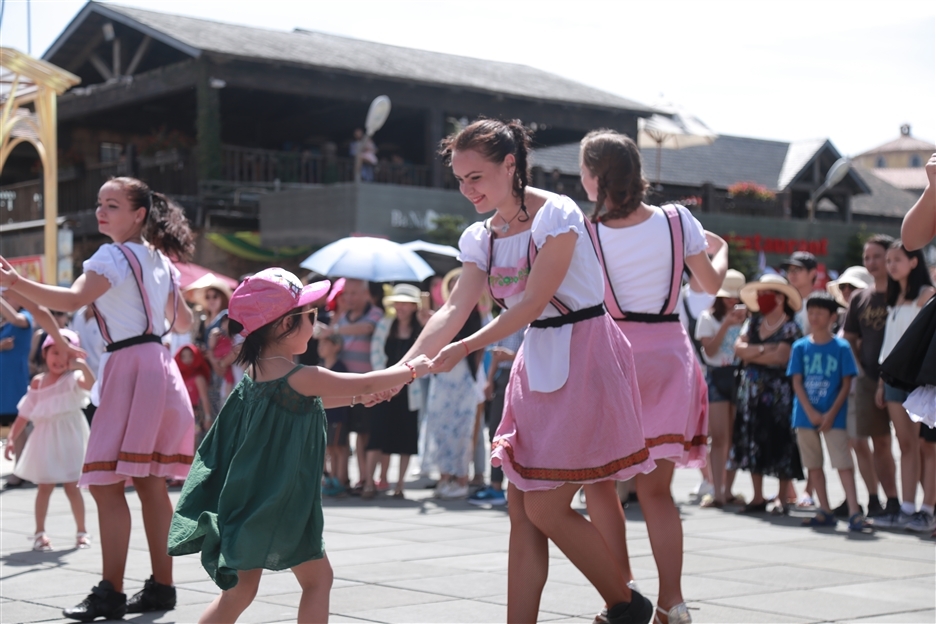 Choáng ngợp lễ hội Bia lớn nhất Việt Nam tại Sun World Ba Na Hills choang ngop le hoi bia lon nhat viet nam tai sun world ba na hills