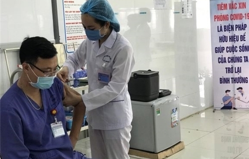 Việt Nam đã tiêm hơn 3,8 triệu liều vaccine phòng COVID-19