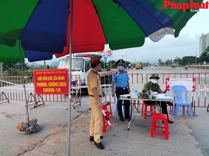 Trạm kiểm soát Covid - 19 tại cầu Đá Bạc tỉnh Quảng ninh