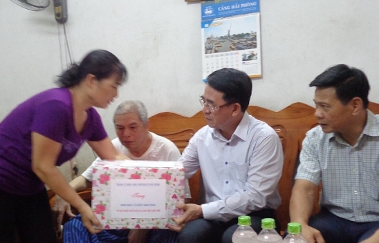 Hải Phòng: Thăm và tặng quà các nạn nhân chất độc da cam, dioxin tại quận Ngô Quyền