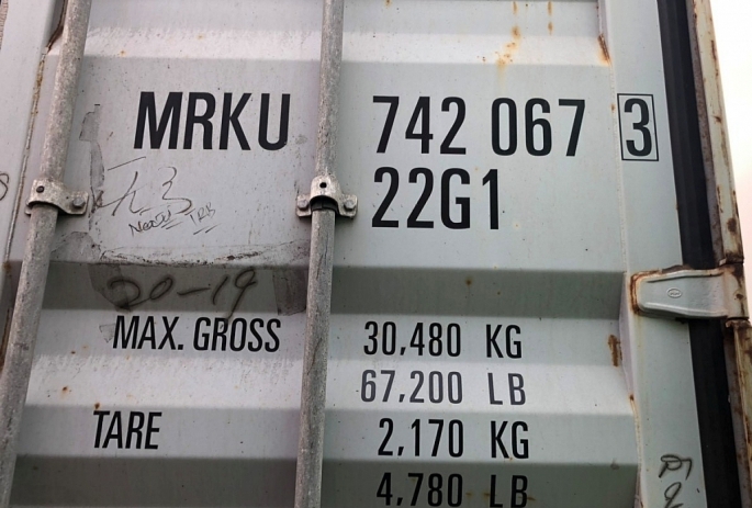 Container chứa số gang tay đã qua xử dụng là mặt hàng cấm nhập