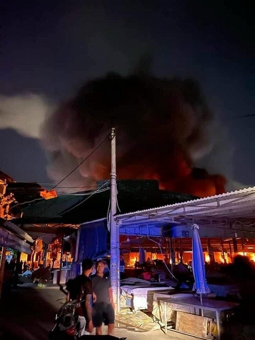 Hiện trường vụ cháy chợ Núi Đeò, huyện Thủy Nguyên, TP Hải Phòng